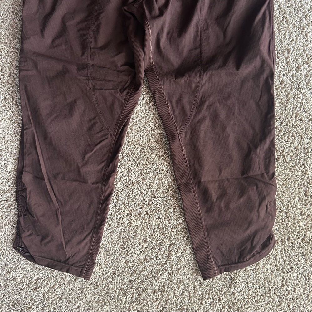 Lululemon Dance Studio Mid-Rise Crop Pant 10 - Picture 11 of 12
